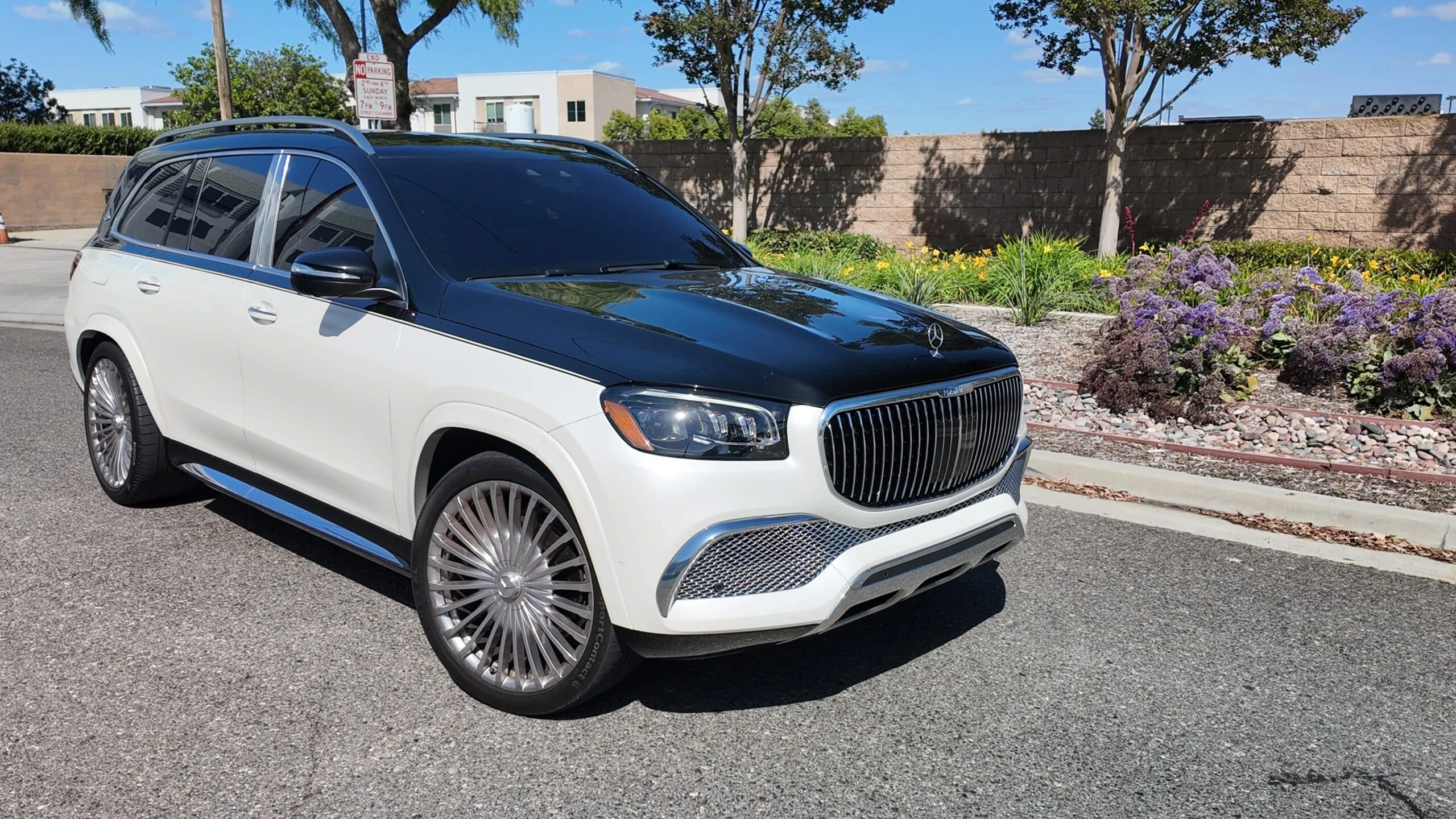 Mercedes-Maybach GLS 600 exterior for corporate & executive rentals