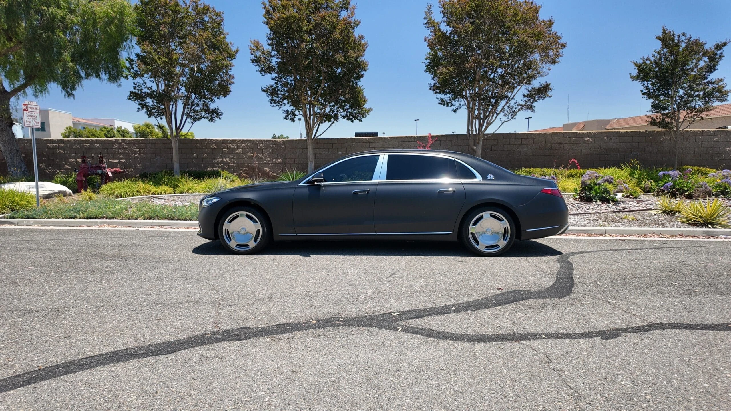 Mercedes-Maybach S 580 detail relevant to gala and red-carpet car rentals on ALLCARS