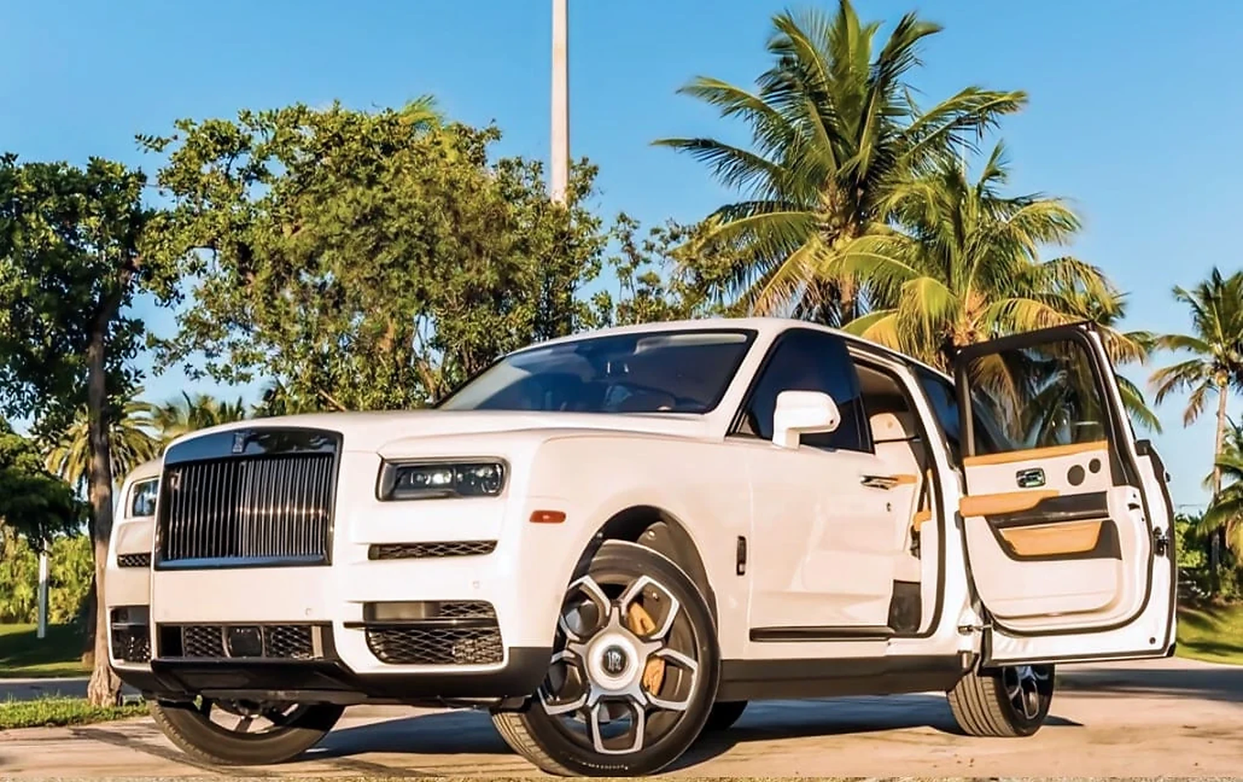 Rolls-Royce Cullinan Black Badge detail relevant to miami villa car delivery on ALLCARS